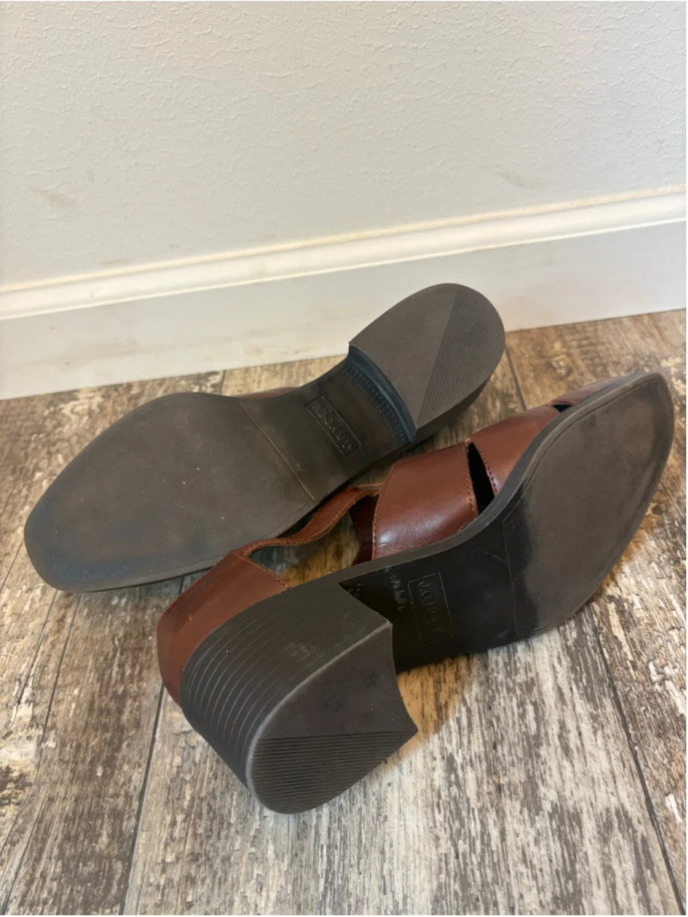 JG Hook Vintage Leather T-Strap Block Heel Shoes Size 9 Brown